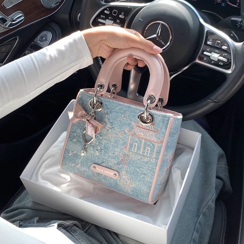High Value Light Luxury Contra – Luxury Bags Levels recenzja i cena