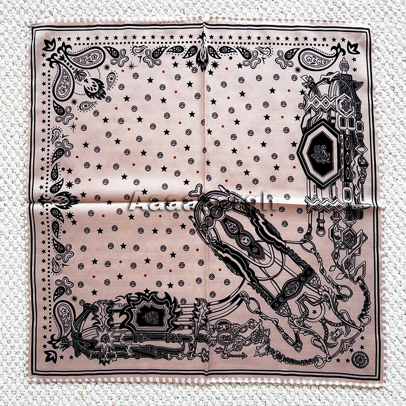 Double Faced Print Small Silk  – Luxury Bags Hong Kong recenzja i cena